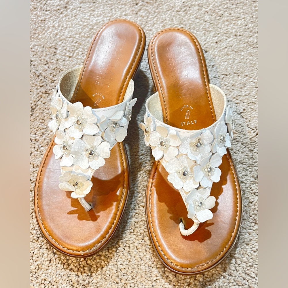Adorable detailed flip flops